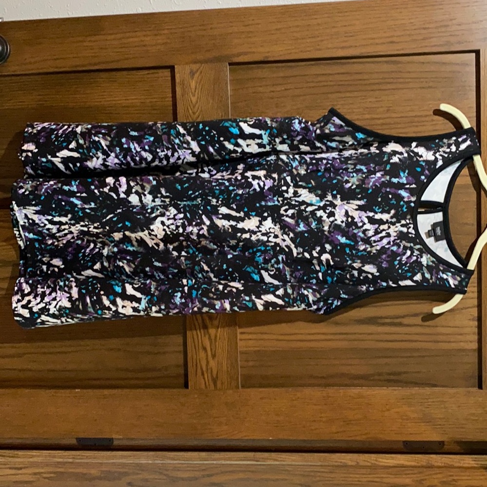 Tank top dress with keyhole cut in the back